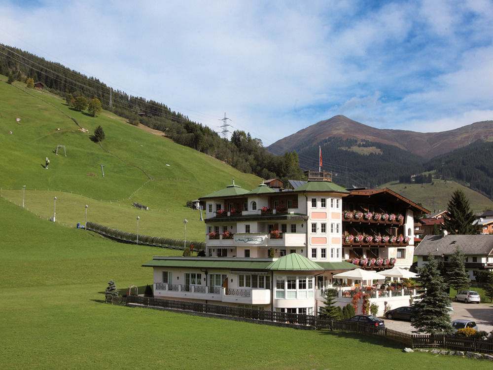Hotel Maria Theresia 겔로스 외부 사진