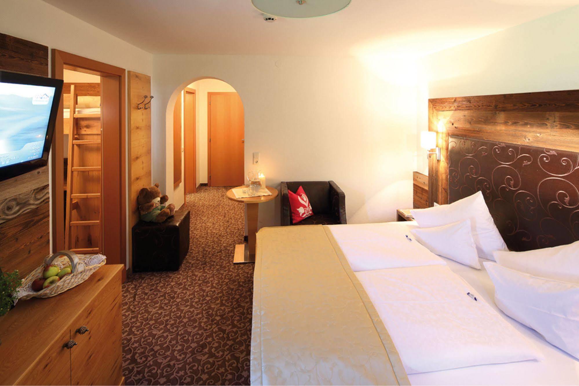 Hotel Maria Theresia 겔로스 외부 사진